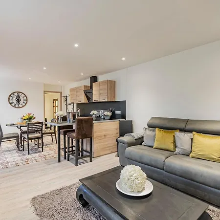 De La Liberte Apartment *