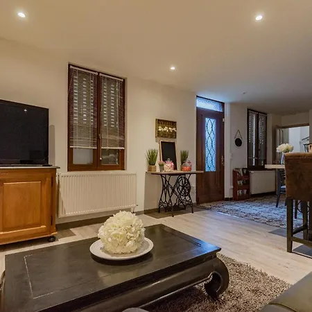 De La Liberte Apartment