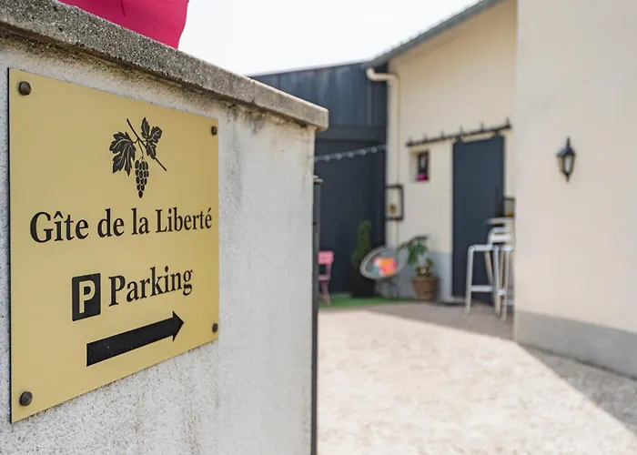 De La Liberte Apartment